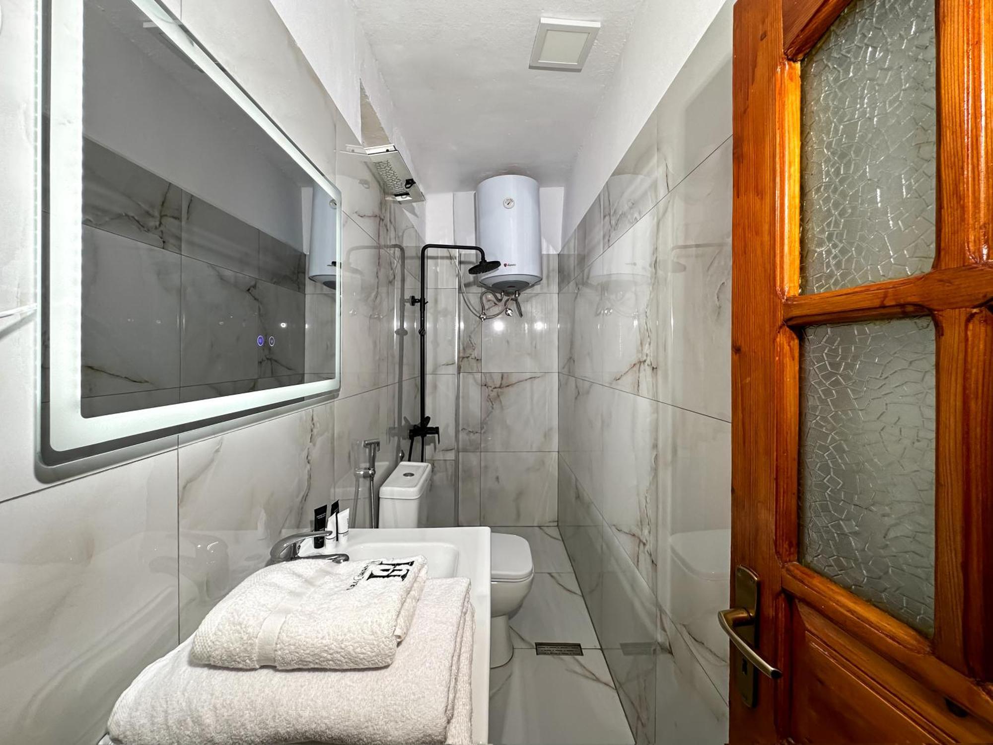 Home Select Tiranë Eksteriør bilde